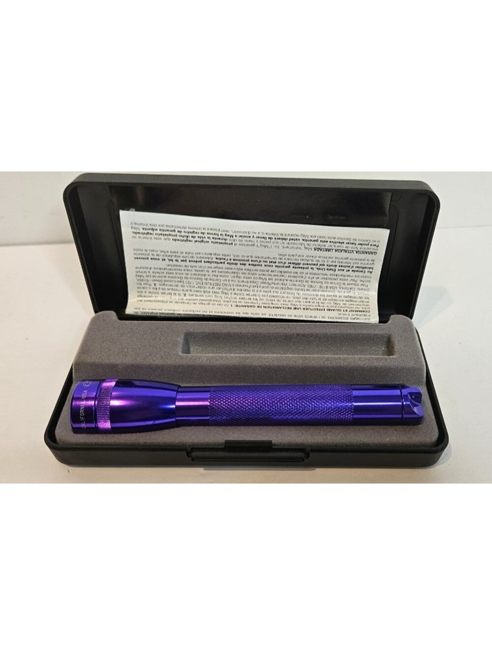 Purple Maglite Mini 2-Cell AA Flashlight in Gift Box w/o batteries Used